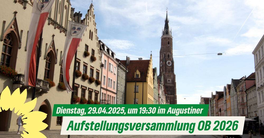 Landshuter Altstadt mit Blick auf die Martinskirche und das Rathaus, davor Schrifzug der Veranstaltung